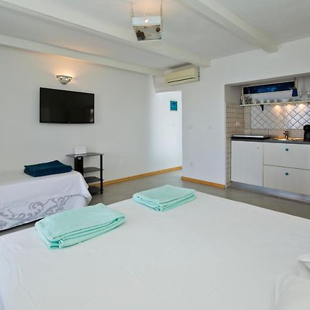Rino Apartment Хвар Екстериор снимка