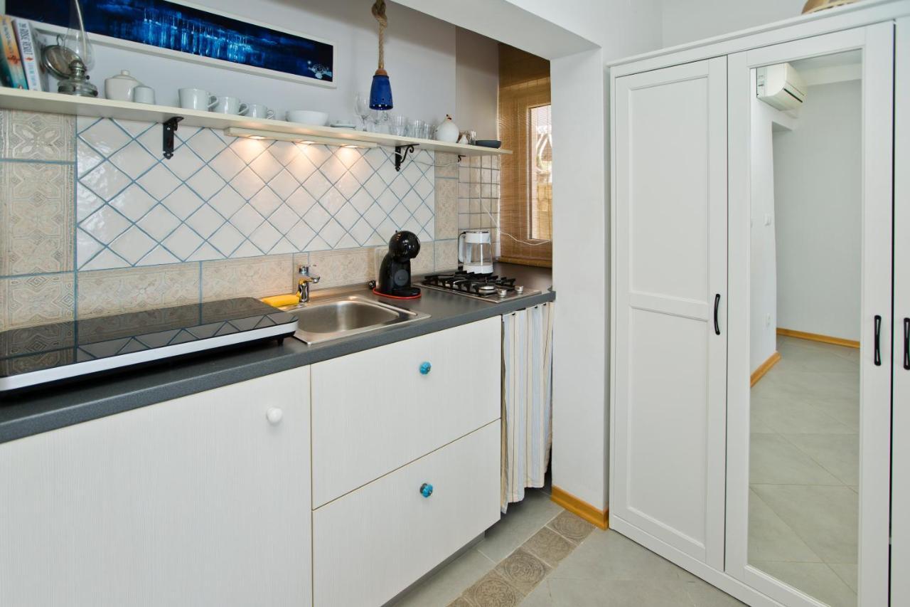 Rino Apartment Хвар Екстериор снимка