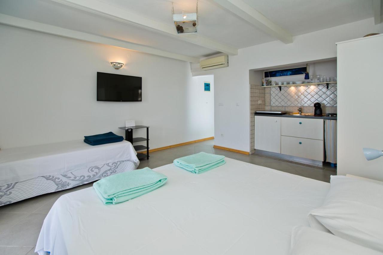 Rino Apartment Хвар Екстериор снимка