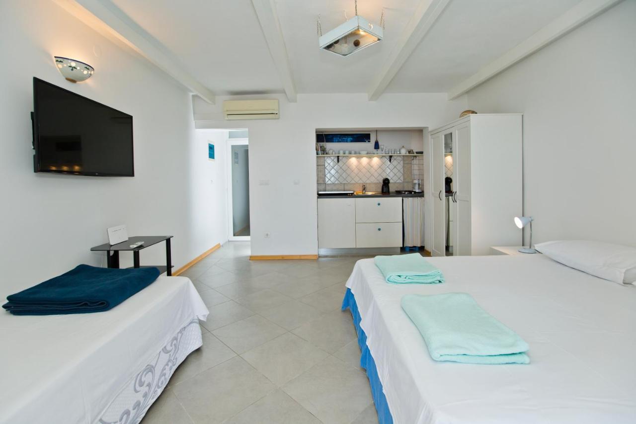 Rino Apartment Хвар Екстериор снимка