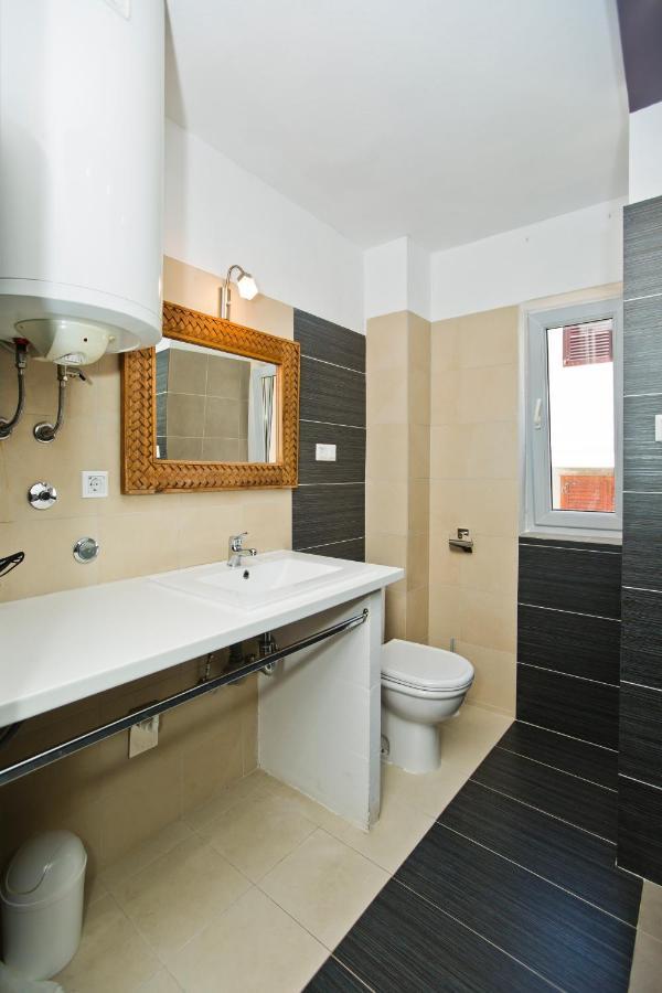 Rino Apartment Хвар Екстериор снимка