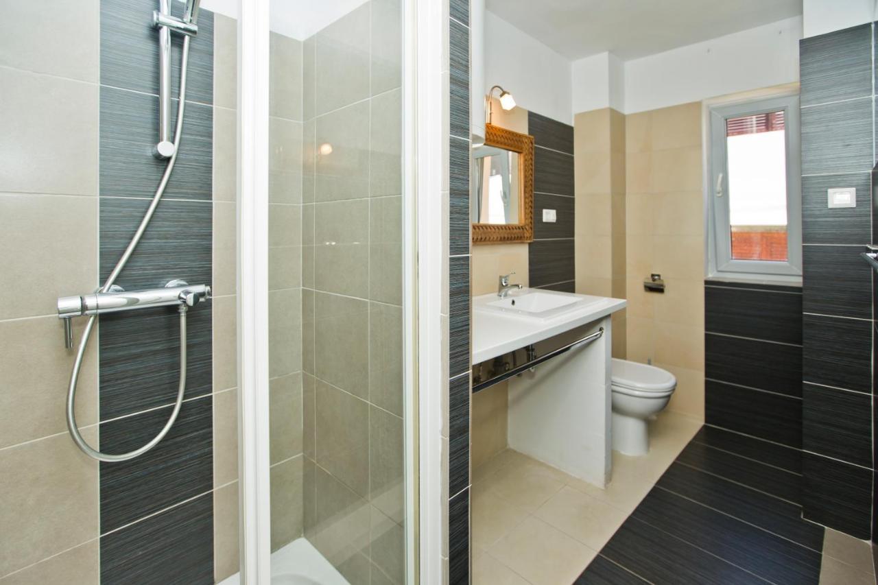 Rino Apartment Хвар Екстериор снимка