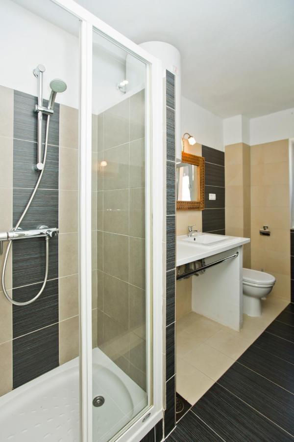 Rino Apartment Хвар Екстериор снимка