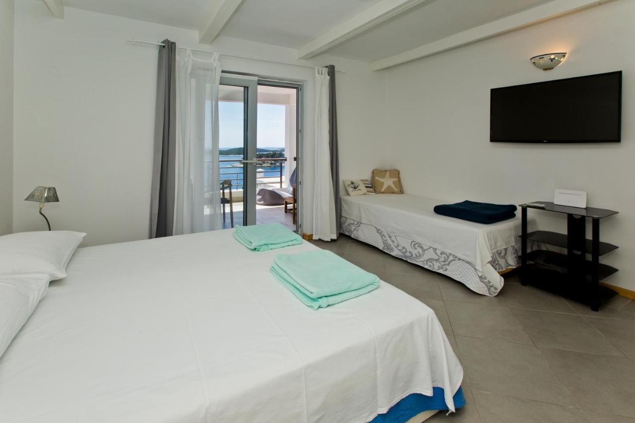 Rino Apartment Хвар Екстериор снимка